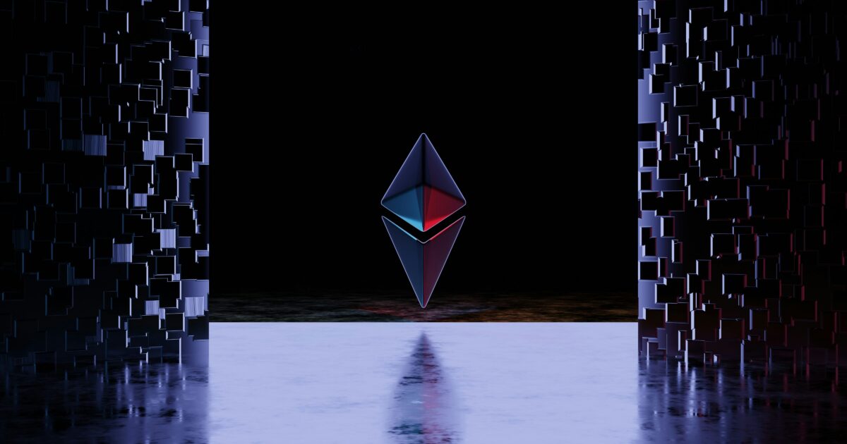暗い空間に浮かぶネオンカラーのイーサリアムロゴとメタリックな壁